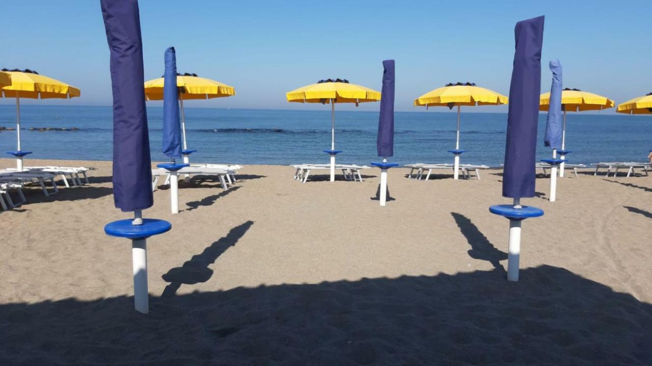 B&B Fiumicino Airport Resort エクステリア 写真