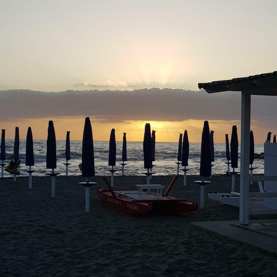 B&B Fiumicino Airport Resort エクステリア 写真